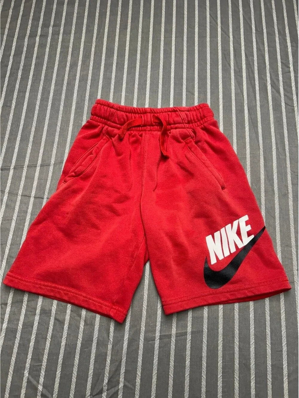 Nike Sportswear Club Fleece Big Kids' Shorts size Small